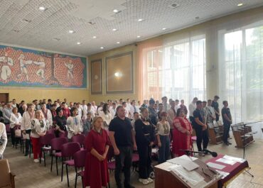 Урочиста лінійка з нагоди закінчення навчального року